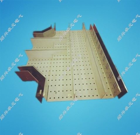 地面橋架（槽盒）-水平左三通